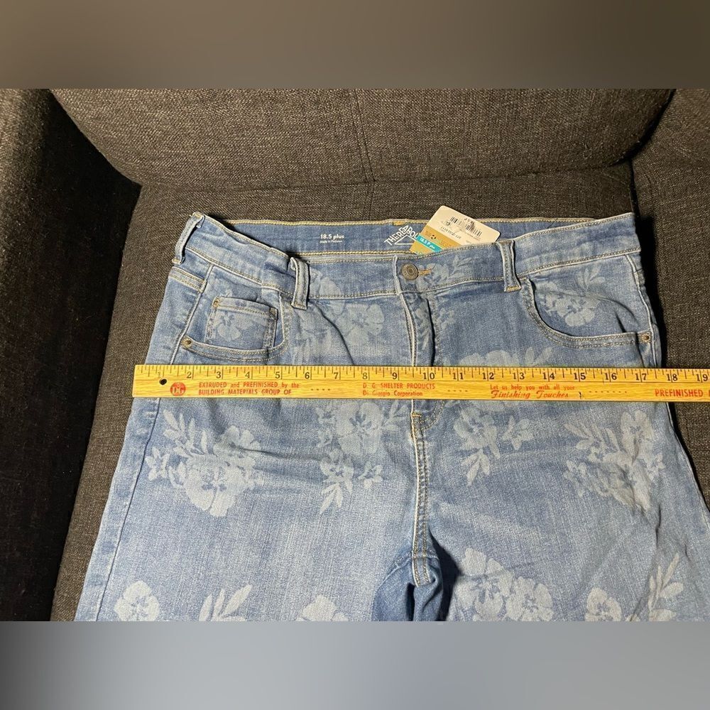 Thereabouts Jean Shorts - Picture 3 of 5